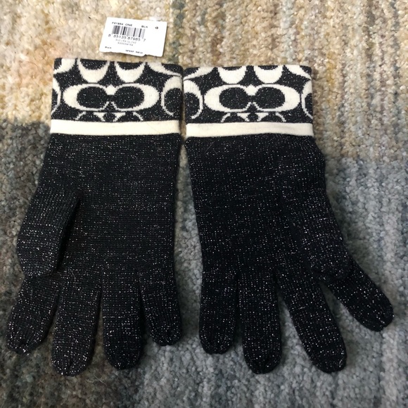 Coach knit gloves